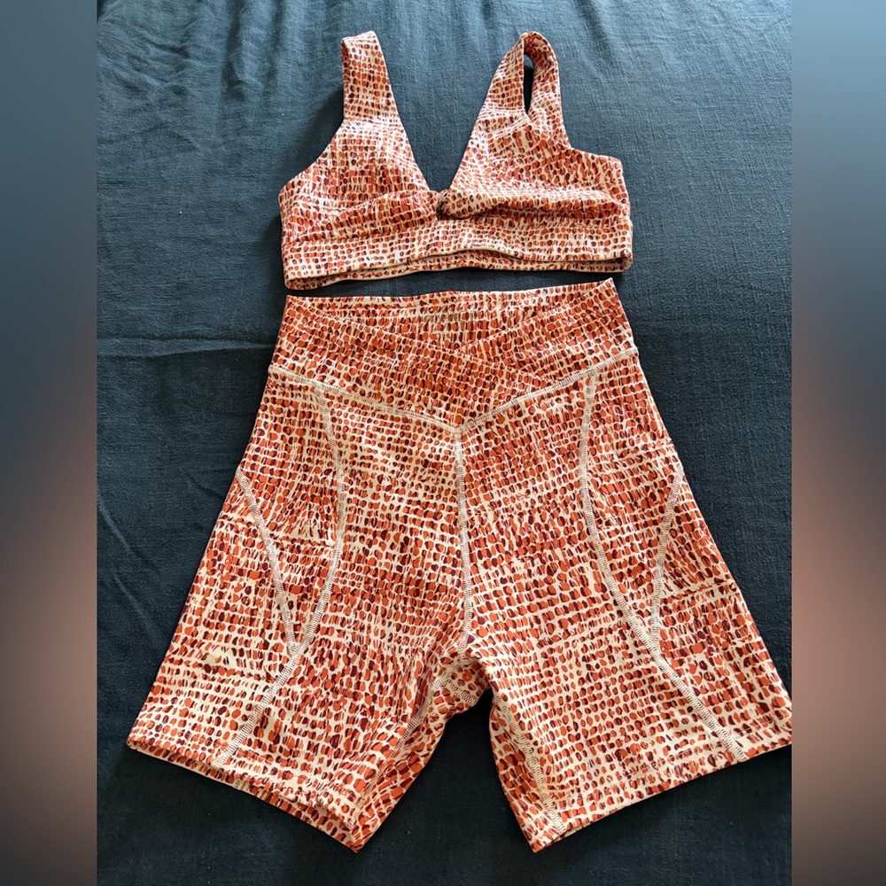 EUC L*Space Active Do The Twist sports Bra & Carter bike shorts